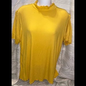 Yellow turtle neck by ambiance